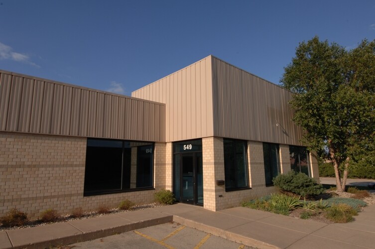 545 Zor Shrine Pl, Madison, WI à vendre - Photo de l’immeuble – Image 2 sur 6