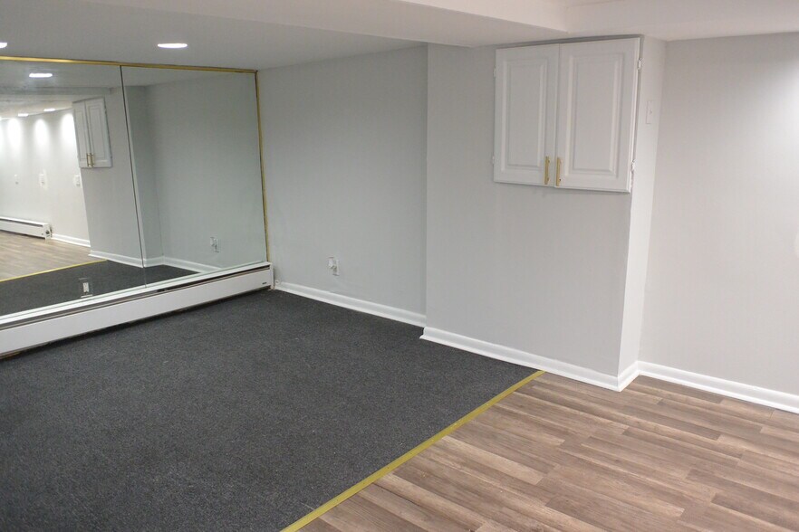 5862 Christian St, Philadelphia, PA à louer - Photo de l’immeuble – Image 3 sur 16