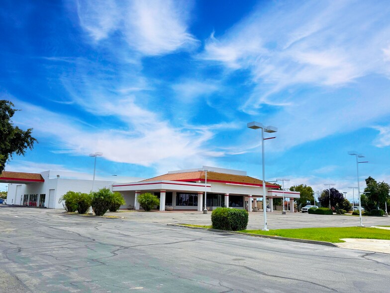 3190 Auto Center Cir, Stockton, CA à louer - Photo de l’immeuble – Image 1 sur 23