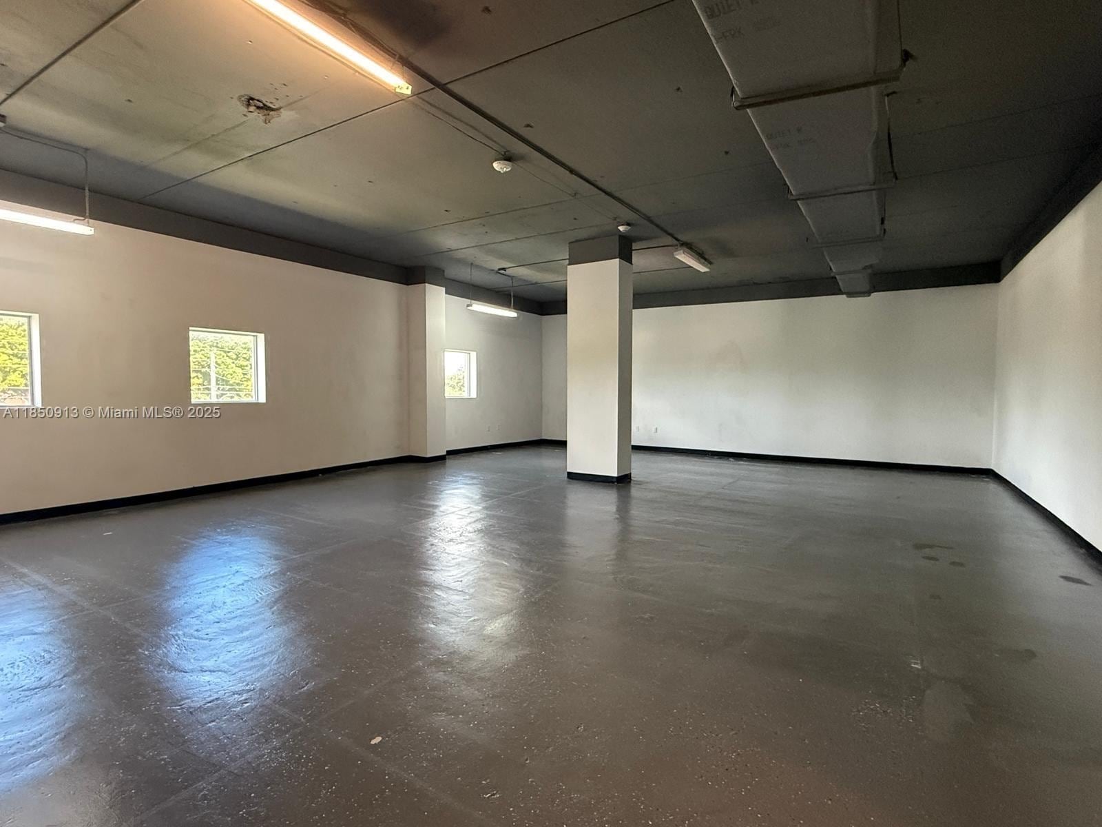 42 NW 27th Ave, Miami, FL à louer Photo de l’immeuble– Image 1 sur 2