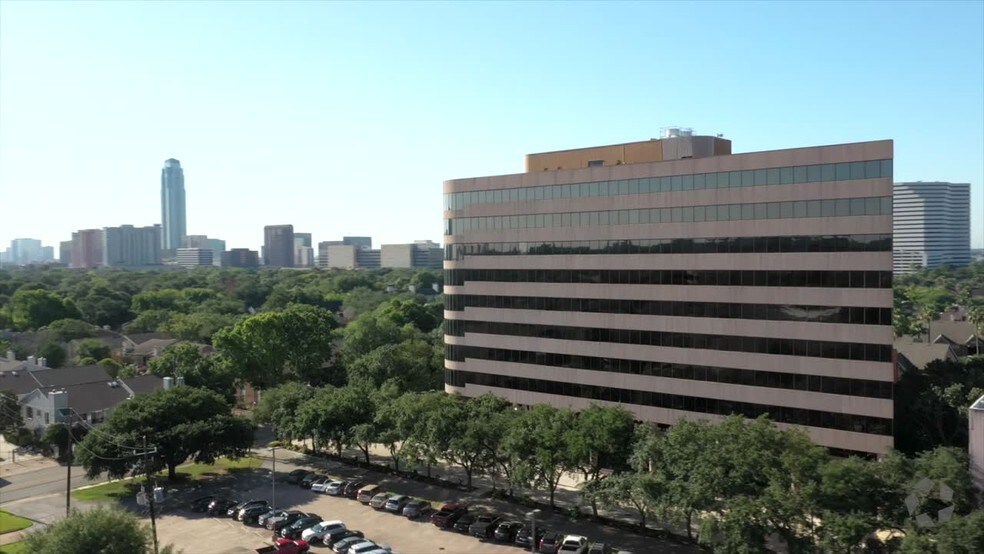 2000 Bering Dr, Houston, TX à louer - Vidéo aérienne – Image 2 sur 25
