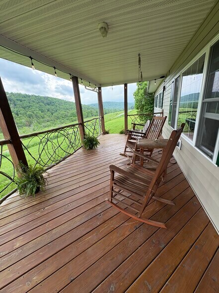 377 Bingham Center Rd, Genesee, PA à vendre - Photo de l’immeuble – Image 3 sur 34