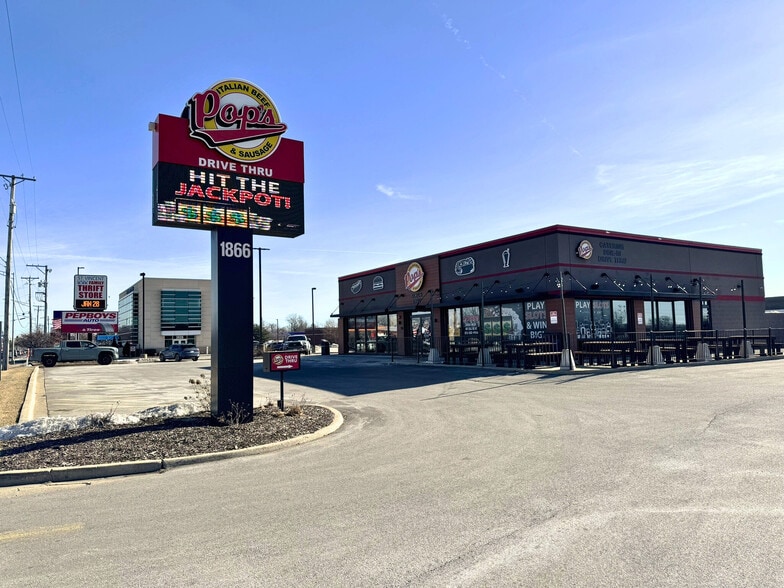 1866 W Jefferson Ave, Joliet, IL à louer - Photo de l’immeuble – Image 1 sur 7
