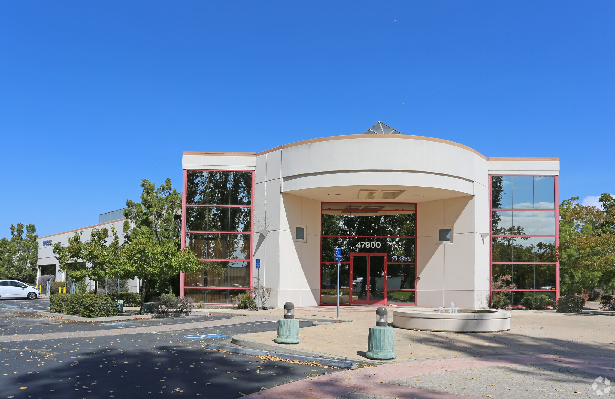 47900 Fremont Blvd, Fremont, CA à louer Photo principale– Image 1 sur 6