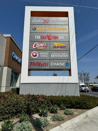 Plus de détails pour 7911-7927 Garden Grove Blvd, Garden Grove, CA - Local commercial à louer