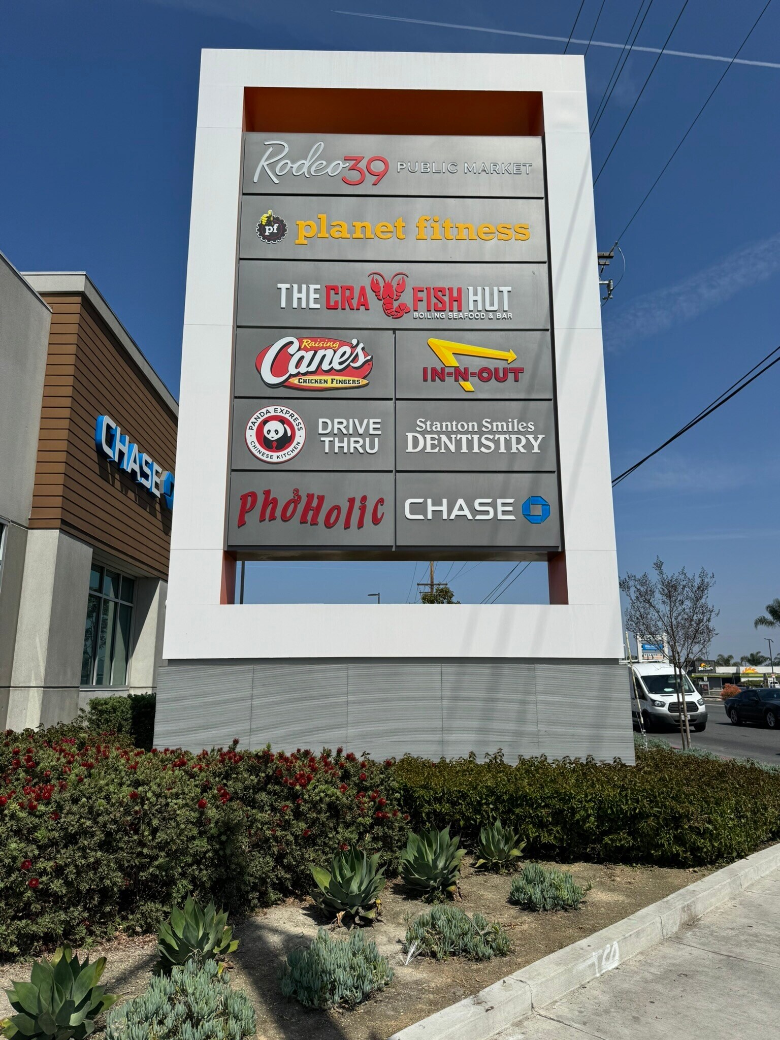 7911-7927 Garden Grove Blvd, Garden Grove, CA à louer Photo principale– Image 1 sur 10