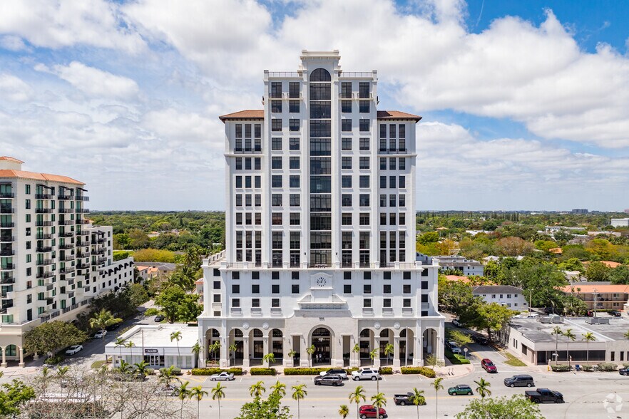 1200 Ponce De Leon Blvd, Coral Gables, FL à vendre - Photo de l’immeuble – Image 2 sur 28