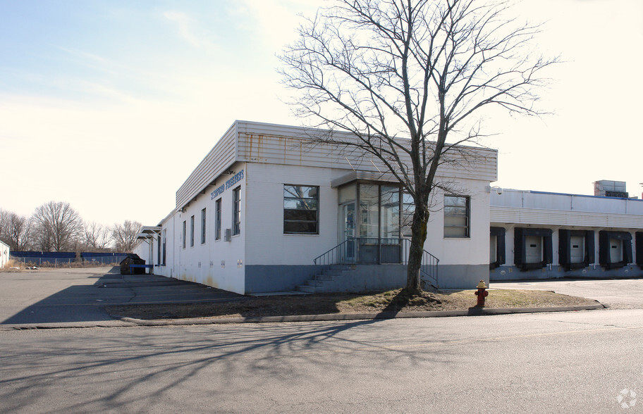 241 Park Ave, East Hartford, CT à louer - Photo principale – Image 1 sur 11