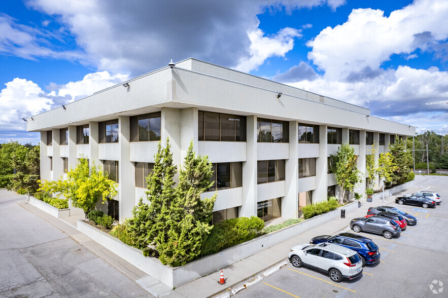 885 Don Mills Rd, Toronto, ON à louer - Photo de l’immeuble – Image 2 sur 6