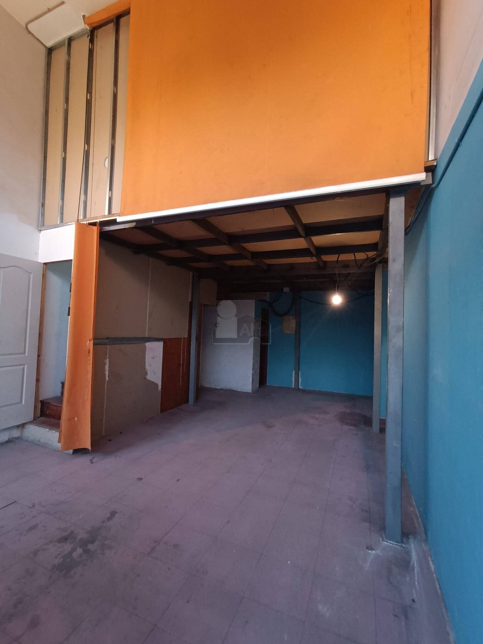 Local commercial dans Sant Vicenç dels Horts, Barcelona à louer Photo intérieure– Image 1 sur 4