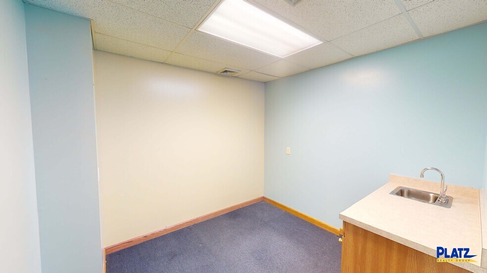 1616 E Liberty St, Girard, OH à vendre - Photo de l’immeuble – Image 3 sur 19