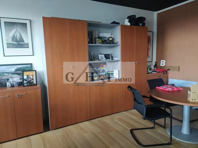 Industriel/Logistique dans Croissy-Beaubourg à vendre - Photo intérieure – Image 2 sur 9