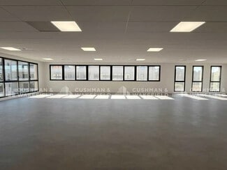 Plus de détails pour 365 Chemin Du Camp De Sarlier, Aubagne - Bureau à louer