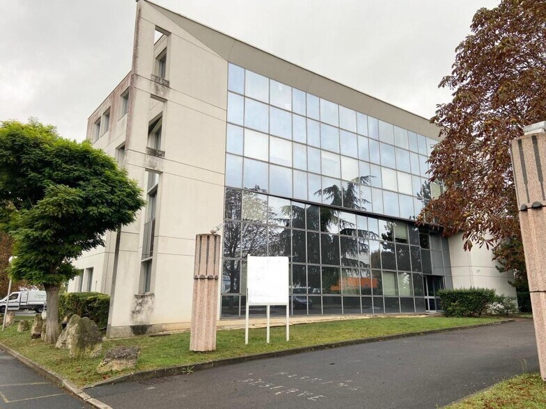 Bureau dans Chatou à vendre - Photo de l’immeuble – Image 1 sur 14