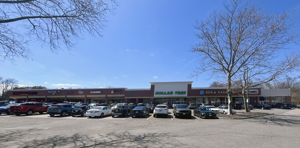 586 Veterans Memorial Hwy, Hauppauge, NY à louer - Photo de l’immeuble – Image 2 sur 5