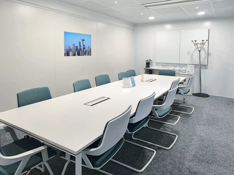 Bureau dans Puteaux à louer - Photo de l’immeuble – Image 1 sur 10