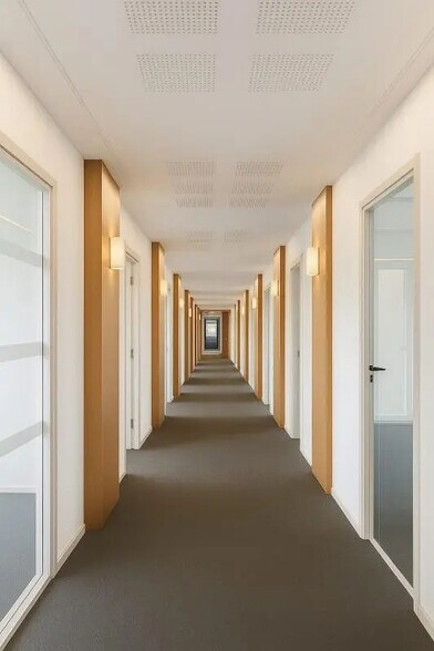 Bureau dans Pau à louer - Hall d’entrée – Image 2 sur 5