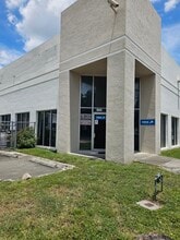 1903 NW 40th Ct, Pompano Beach, FL à louer Photo de l’immeuble– Image 1 sur 4