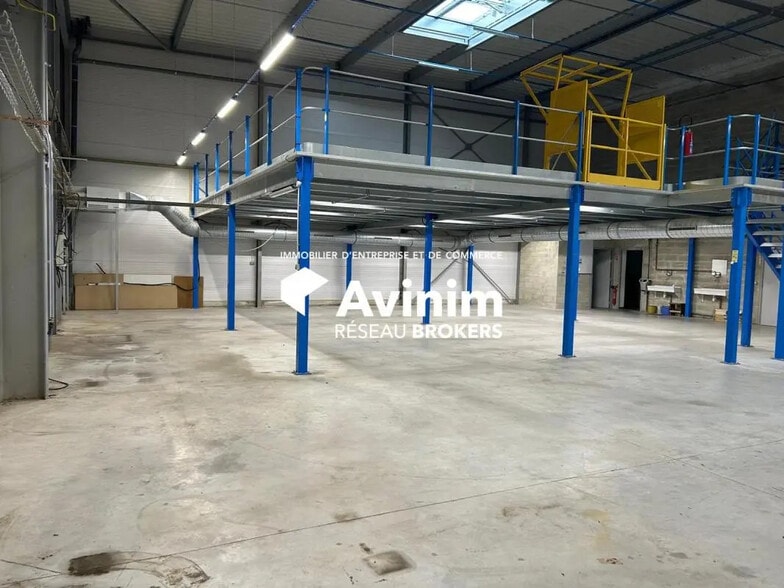 Industriel/Logistique dans Le Pin à louer - Photo de l’immeuble – Image 2 sur 10