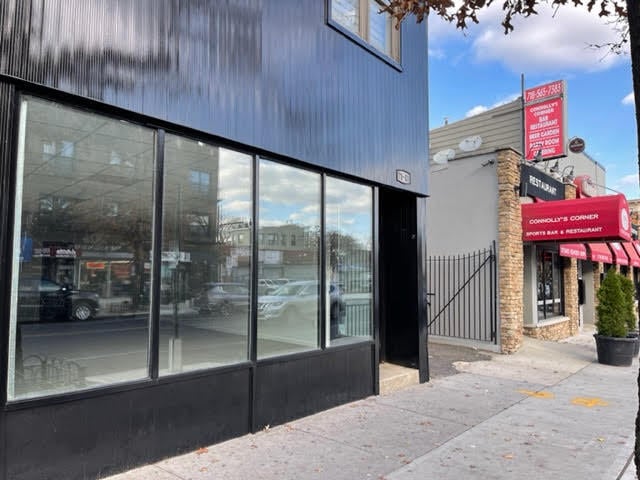 7111 Grand Ave, Maspeth, NY à louer - Photo de l’immeuble – Image 3 sur 16