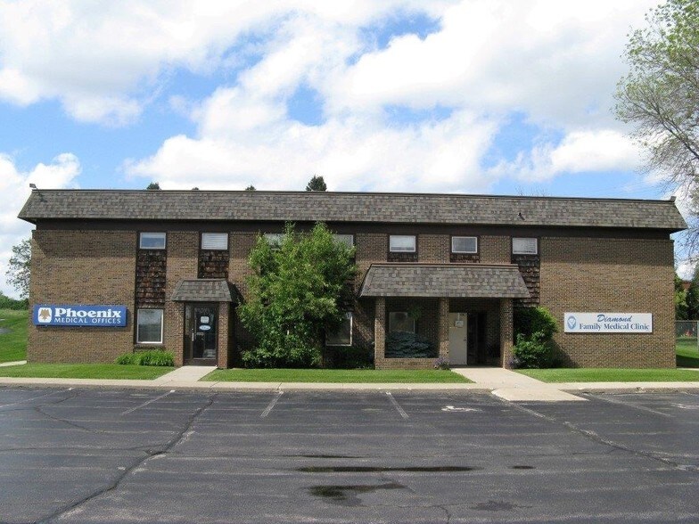 5727 Strathmoor Dr, Rockford, IL à vendre - Photo principale – Image 1 sur 16
