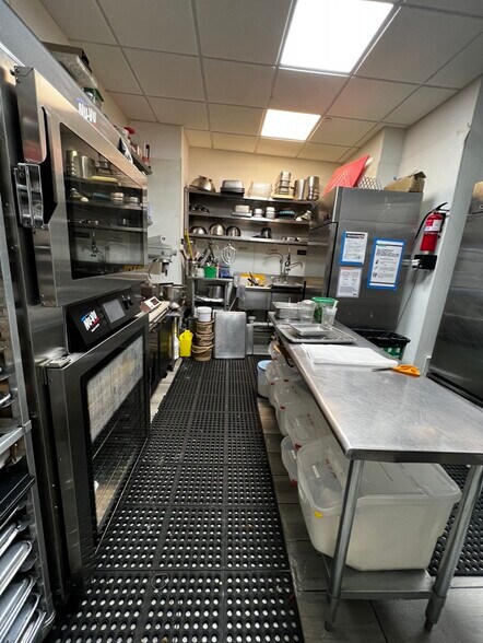 3627 31st St, Long Island City, NY à louer - Photo intérieure – Image 3 sur 9