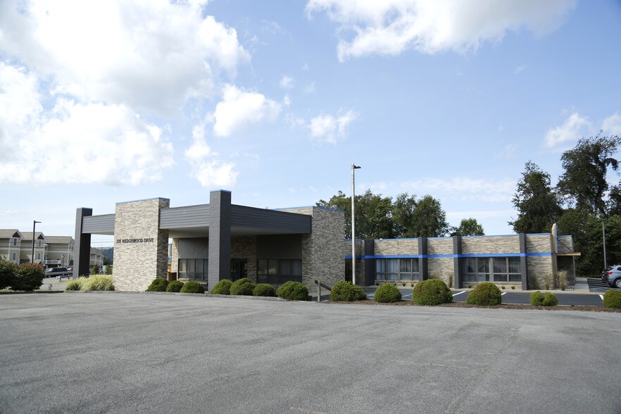 300 Wedgewood Dr, Morgantown, WV à louer - Photo principale – Image 1 sur 14