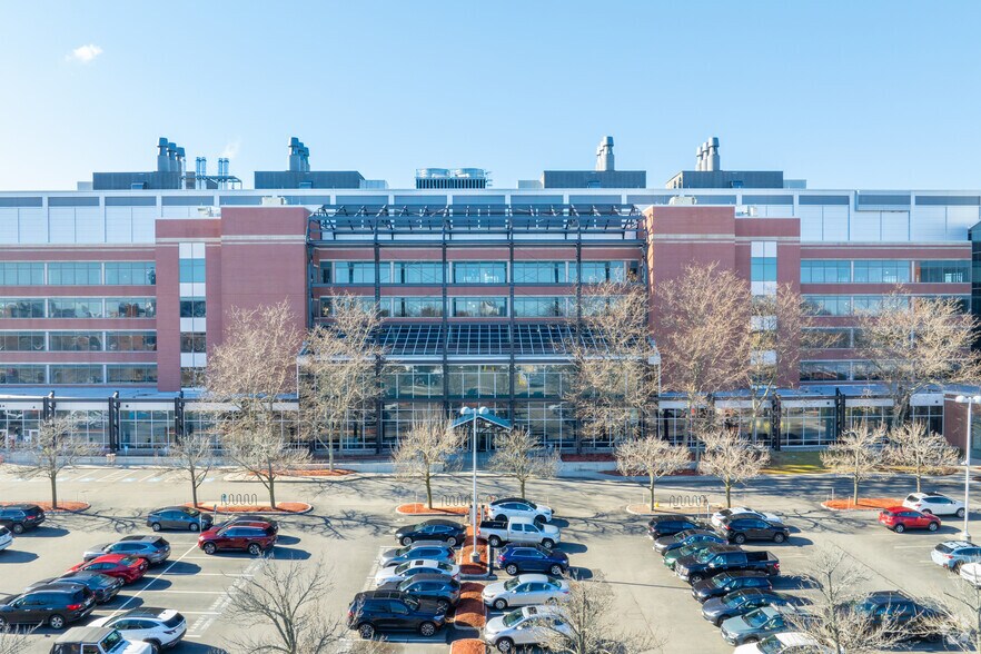 640 Memorial Dr, Cambridge, MA à louer - Photo de l’immeuble – Image 3 sur 4