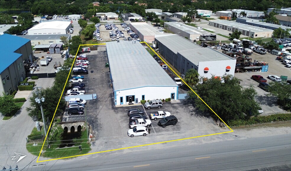 Shirley St, Naples, FL à louer - Photo de l’immeuble – Image 3 sur 5