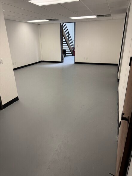 6377 Nancy Ridge Dr, San Diego, CA à louer - Photo intérieure – Image 2 sur 7