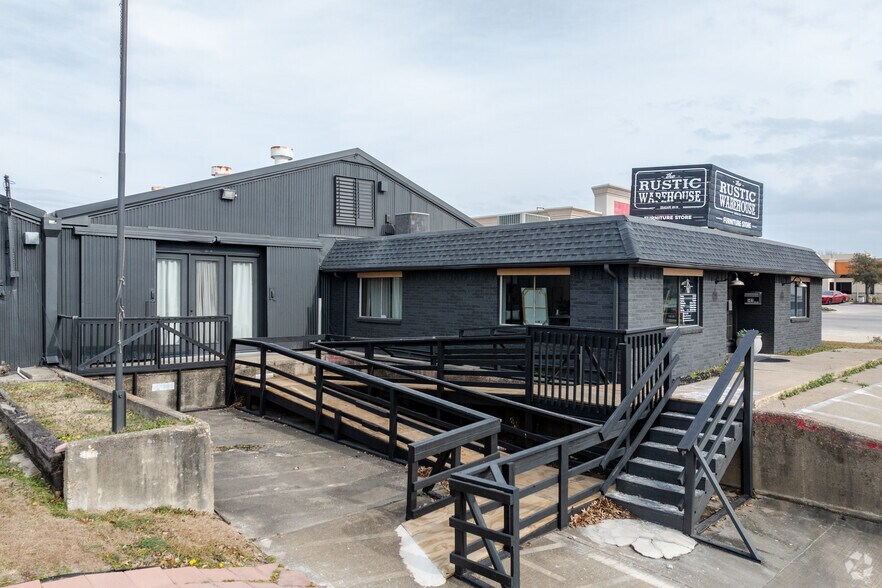 1411 S Goliad St, Rockwall, TX à louer - Photo de l’immeuble – Image 3 sur 6