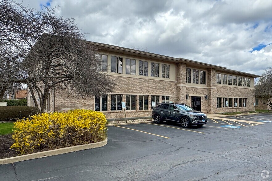 1250 Larkin Ave, Elgin, IL à vendre - Photo principale – Image 1 sur 51
