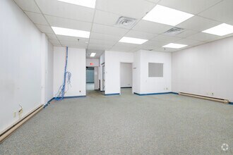 500-548 Av Meloche, Dorval, QC à louer Photo intérieure– Image 2 sur 13