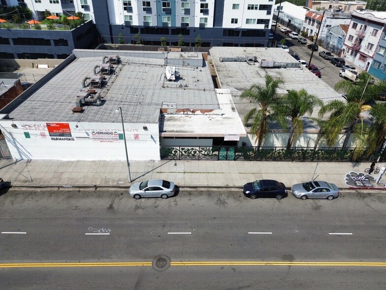 2501 S Hill St, Los Angeles, CA à vendre - Photo de l’immeuble – Image 1 sur 56