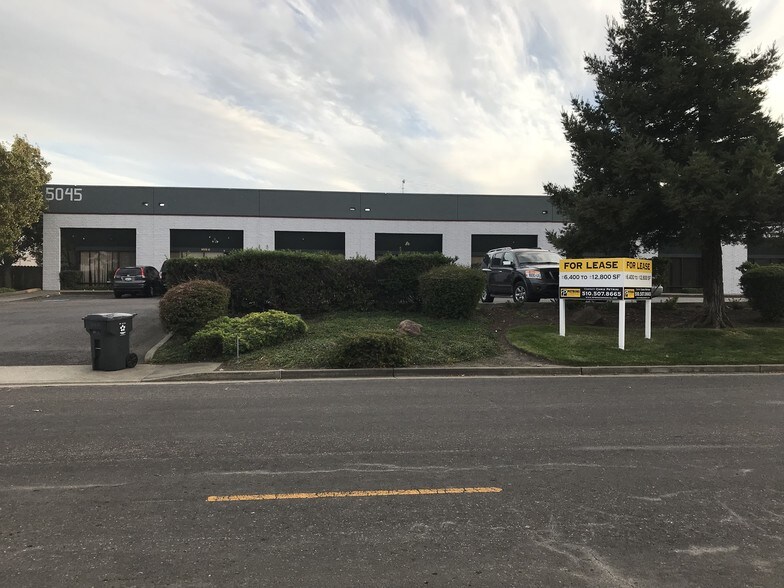 5045 Fulton Dr, Fairfield, CA à louer - Photo de l’immeuble – Image 3 sur 5