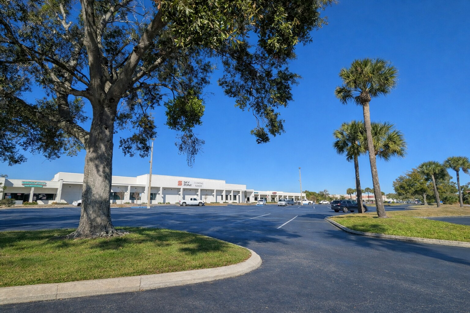 11212-11376 S Orange Blossom Trl, Orlando, FL à louer Photo principale– Image 1 sur 19