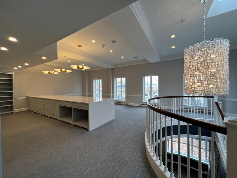 21 South Ave, New Canaan, CT à louer - Photo de l’immeuble – Image 2 sur 24