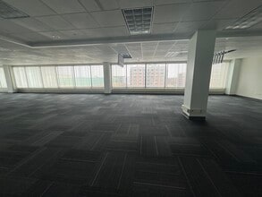 701 Lee St, Des Plaines, IL à louer Photo de l’immeuble– Image 2 sur 3