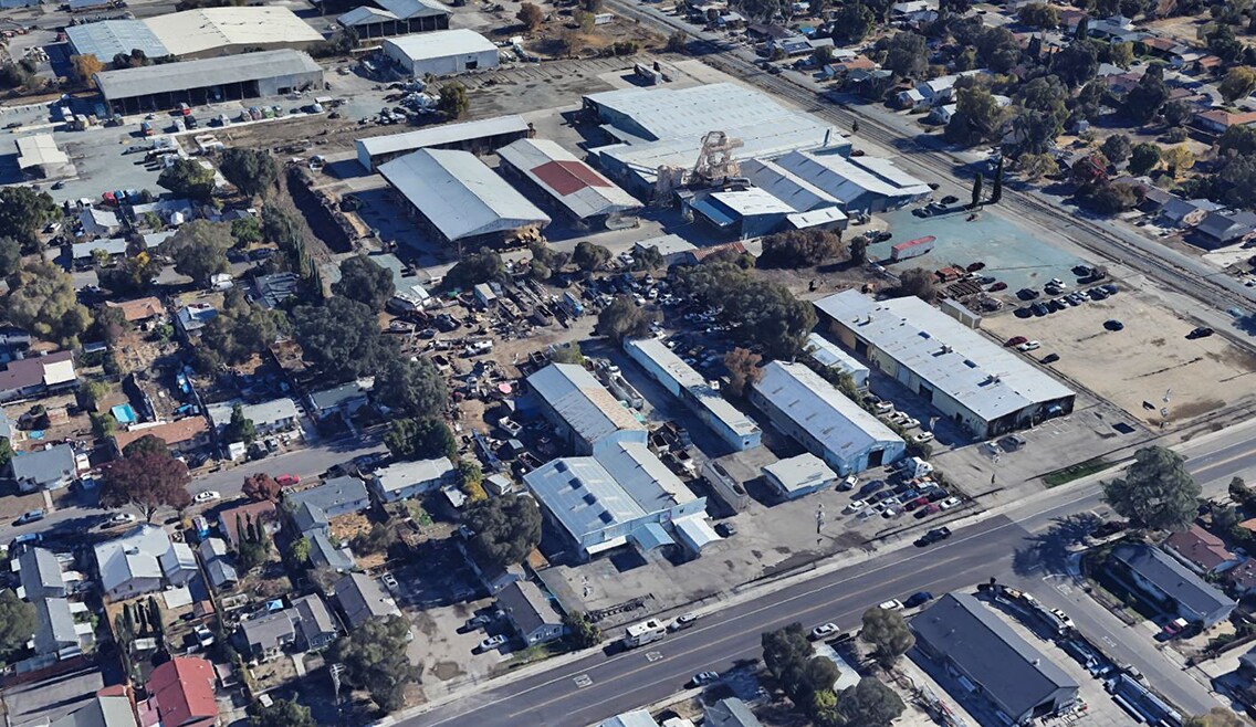 1240 Filbert St, Stockton, CA à vendre Photo de l’immeuble– Image 1 sur 8