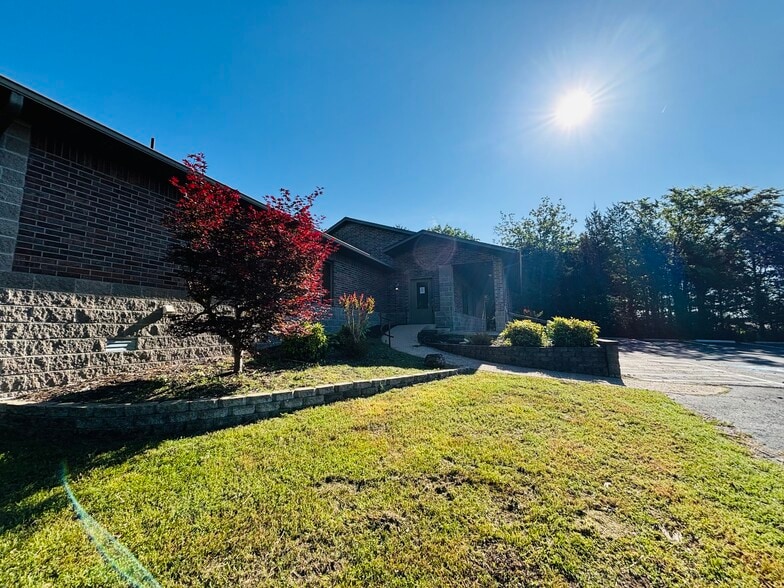 1629 Harding Blvd, Cotter, AR à vendre - Photo principale – Image 1 sur 36