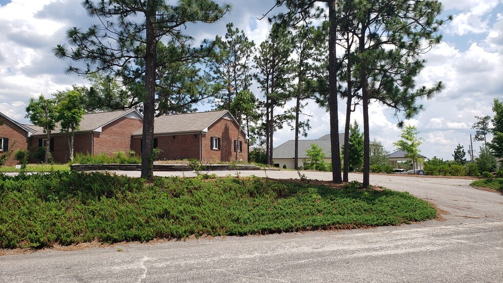 110 Turner St, Southern Pines, NC à louer - Photo de l’immeuble – Image 3 sur 16