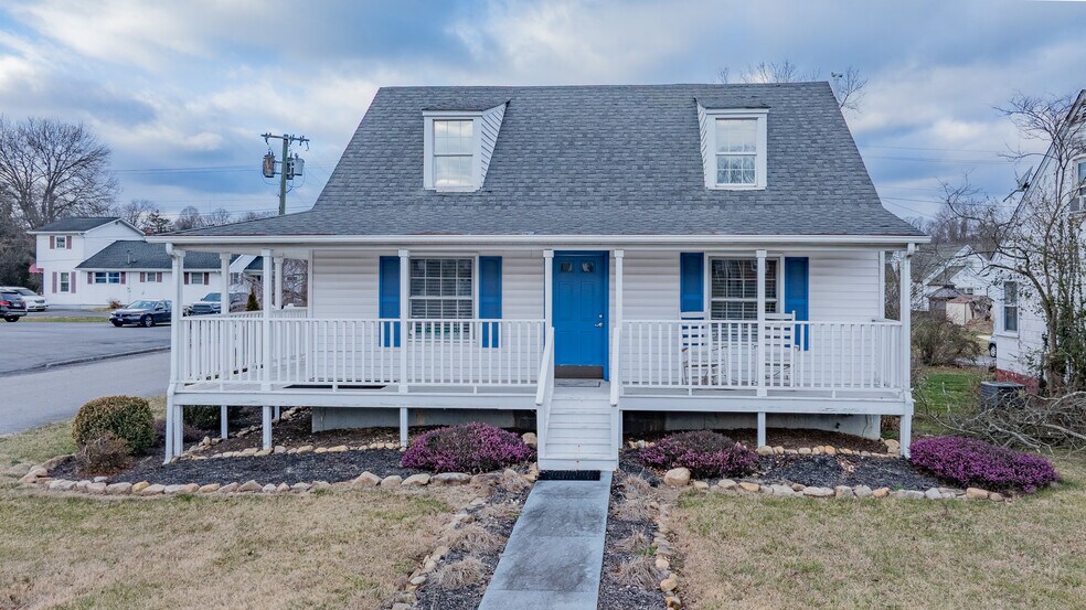 1941 Euclid Ave, Bristol, VA à vendre - Photo principale – Image 1 sur 35