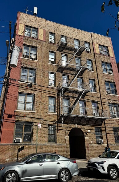 751 Tilden St, Bronx, NY à vendre - Photo principale – Image 1 sur 6