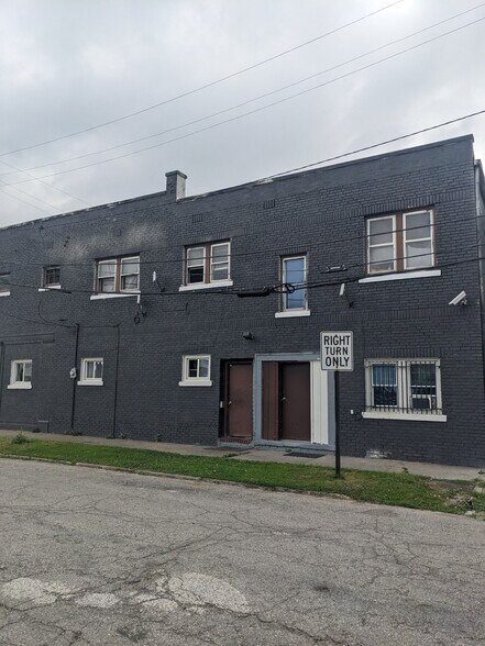 576 E 152nd St, Cleveland, OH à vendre - Photo de l’immeuble – Image 2 sur 27