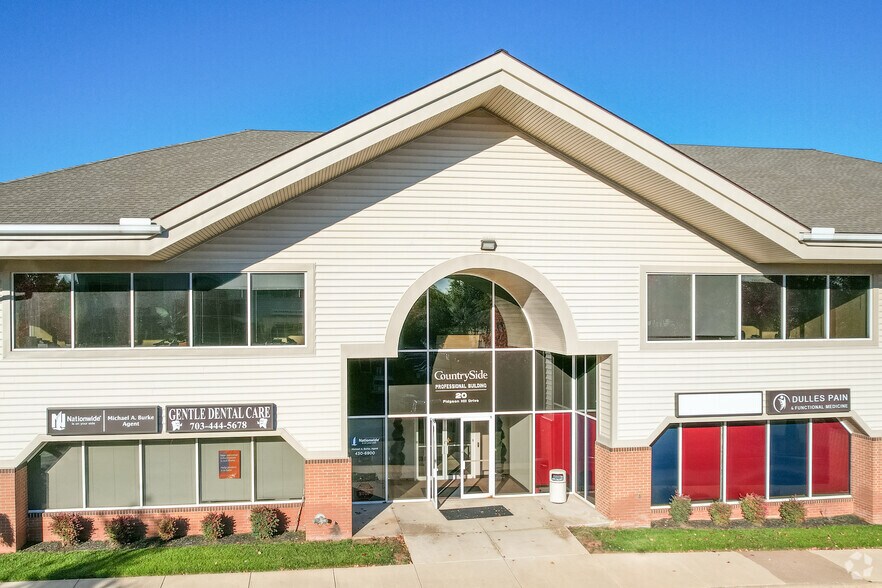 20 Pidgeon Hill Dr, Sterling, VA à vendre - Photo de l’immeuble – Image 2 sur 29