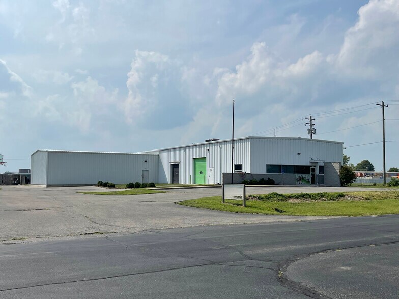 4480 Ray Boll Blvd, Columbus, IN à vendre - Photo de l’immeuble – Image 1 sur 4