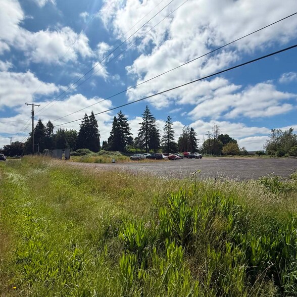 29882 Kelso St, Eugene, OR à louer - Photo de l’immeuble – Image 3 sur 11