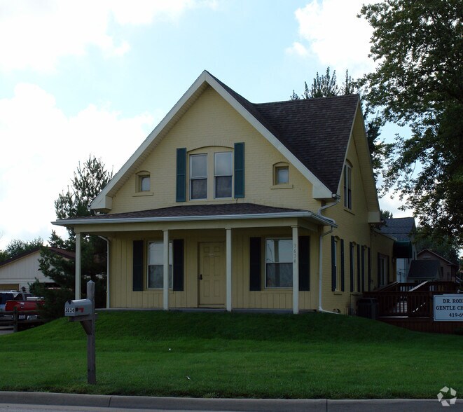 3634 Navarre Ave, Oregon, OH à vendre - Photo principale – Image 2 sur 4