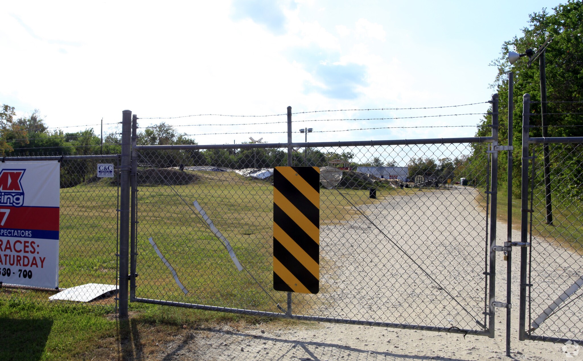 2932 Manvel Rd, Pearland, TX à vendre Photo de l’immeuble– Image 1 sur 16