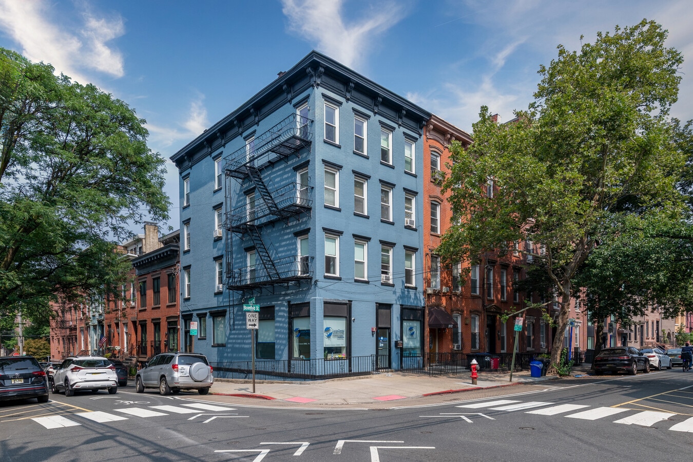 200 Bloomfield St, Hoboken, NJ 07030 - Lot 1 -  - Photo intérieure - Image 1 of 17